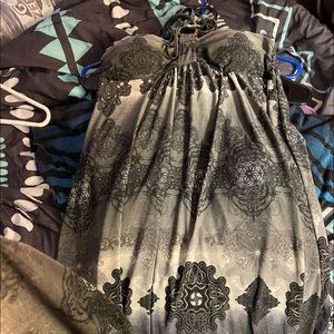 Juniors maxi dress size medium